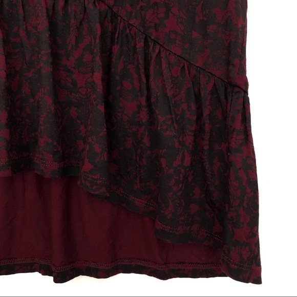 TALULA | RED & BLACK FLORAL & SKULL LACE PRINT TEE - Picture 3 of 7